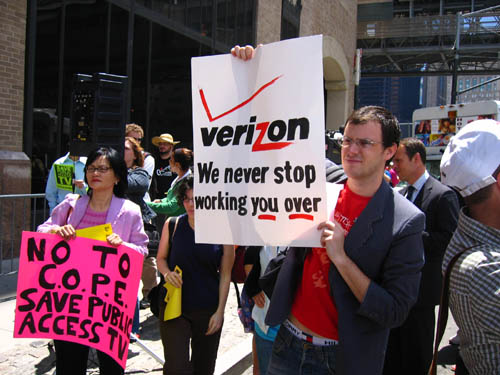 verizon-protest