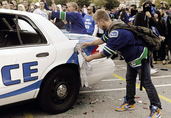 Vancouver Riot, igniting police car