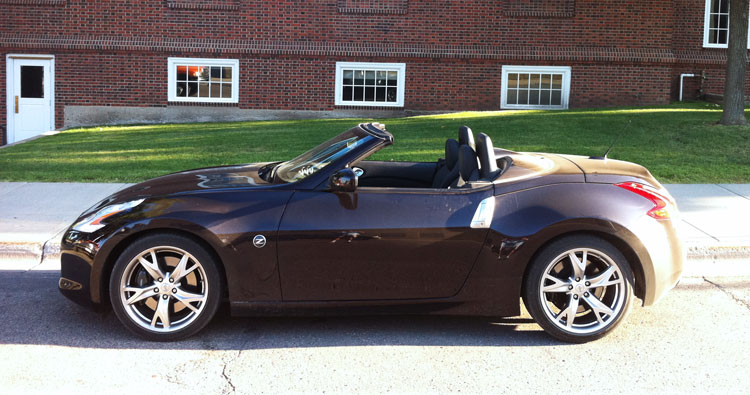 2011-nissan-370z-roadster-side