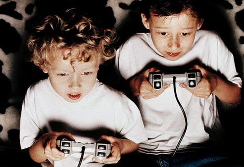 kids-playing-video-games