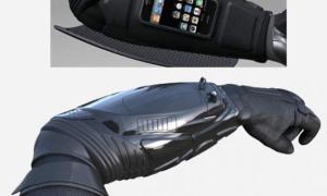 Batman-like-armored-iPhone-dock-brings-mobile-protection-for-you-and-your-smartphone