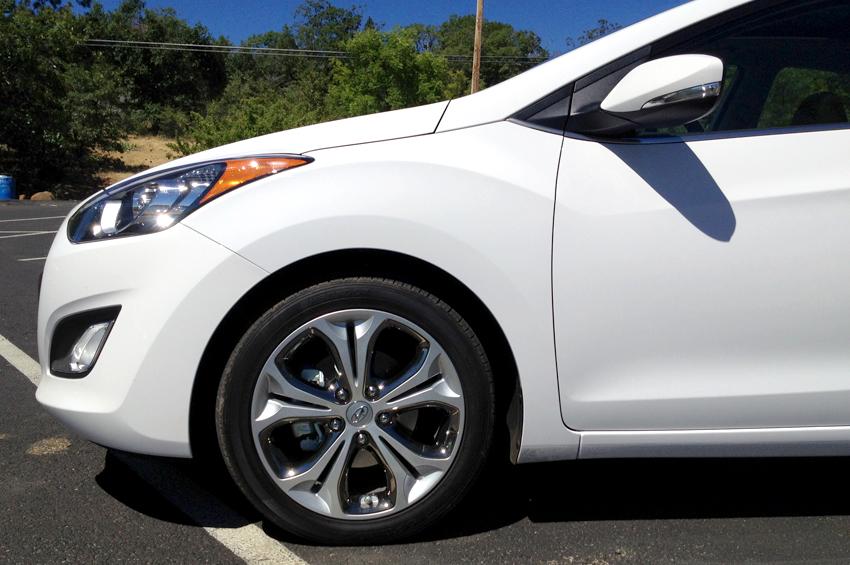 Elantra GT front left wheel hyundai white