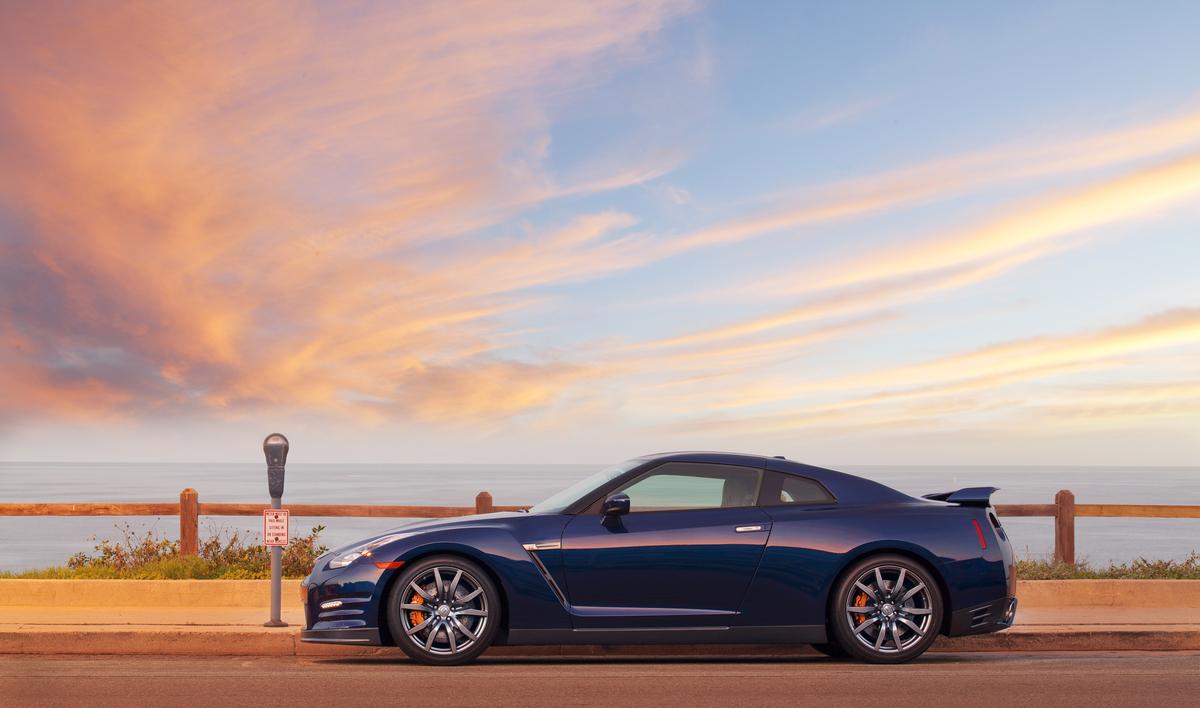 Nissan GT-R profile view