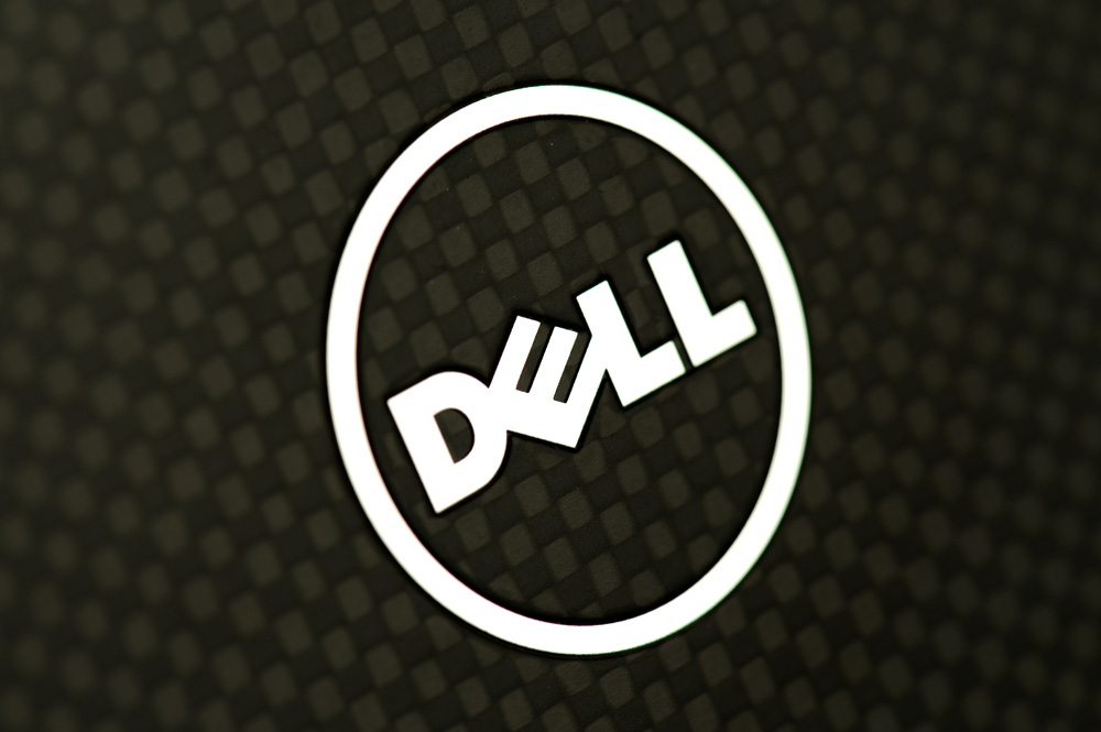 dell xps 12 review ultrabook carbon fiber lid logo