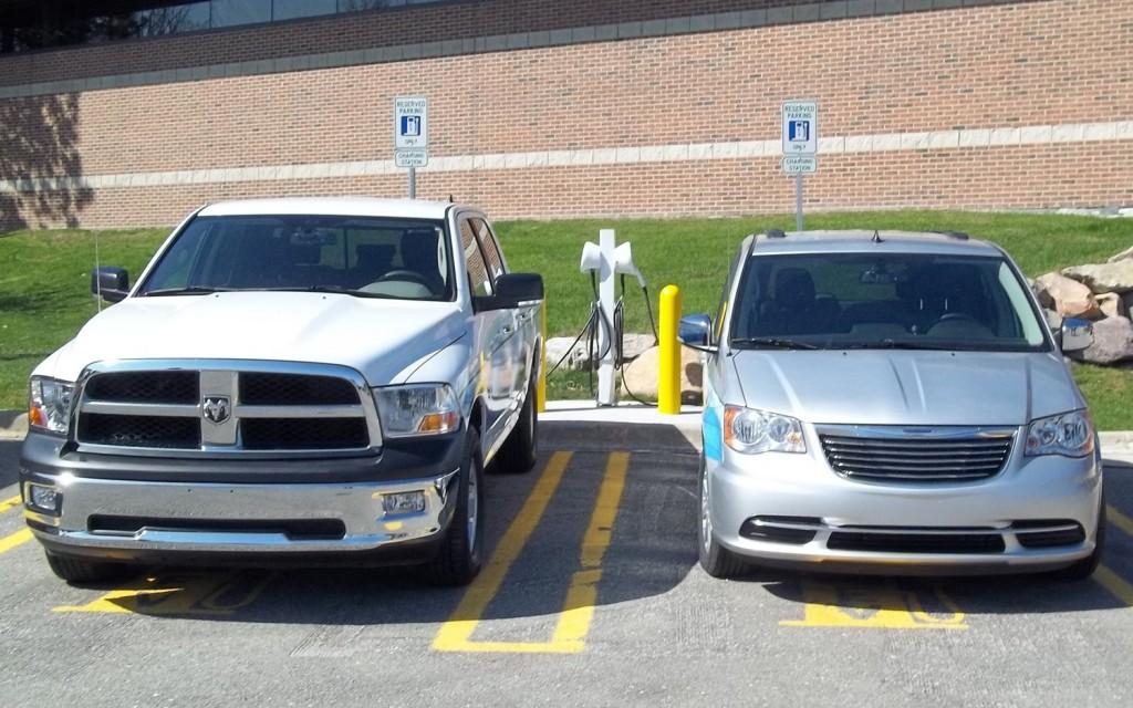 Chrysler plug-in hybrid test vehicles