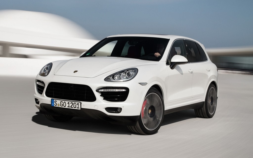 2013 Porsche Cayenne Turbo S front three-quarter motion view