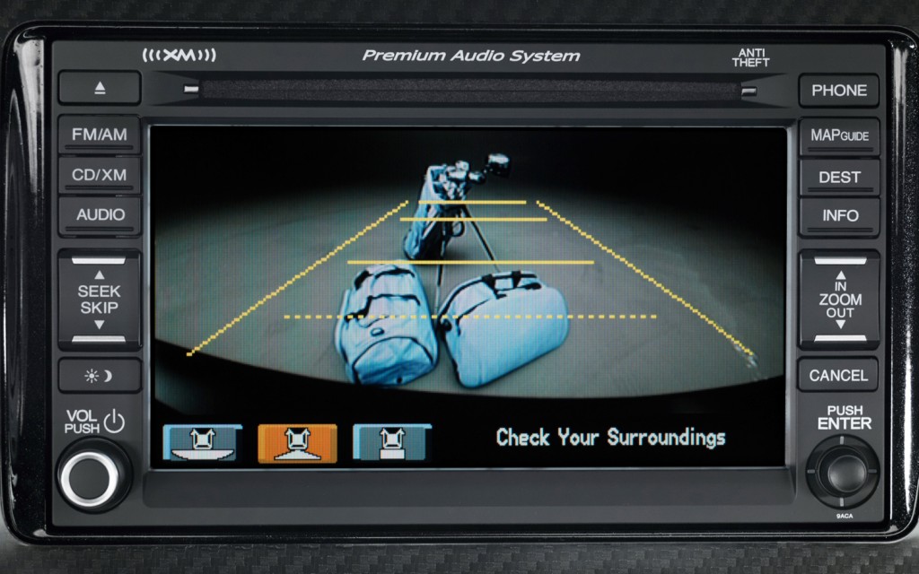 2013 Honda Civic Si rearview camera image