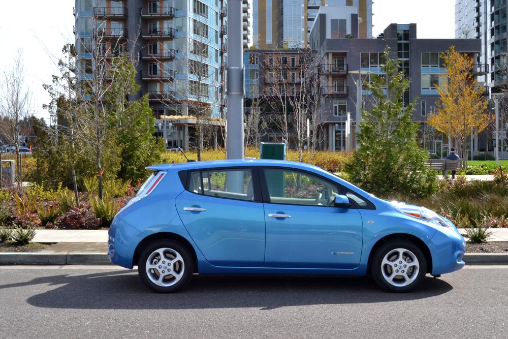 2012 Nissan Leaf DT pic