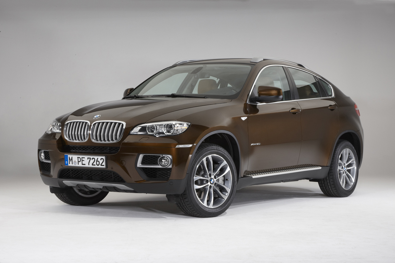 2013 BMW X6 front three quarter