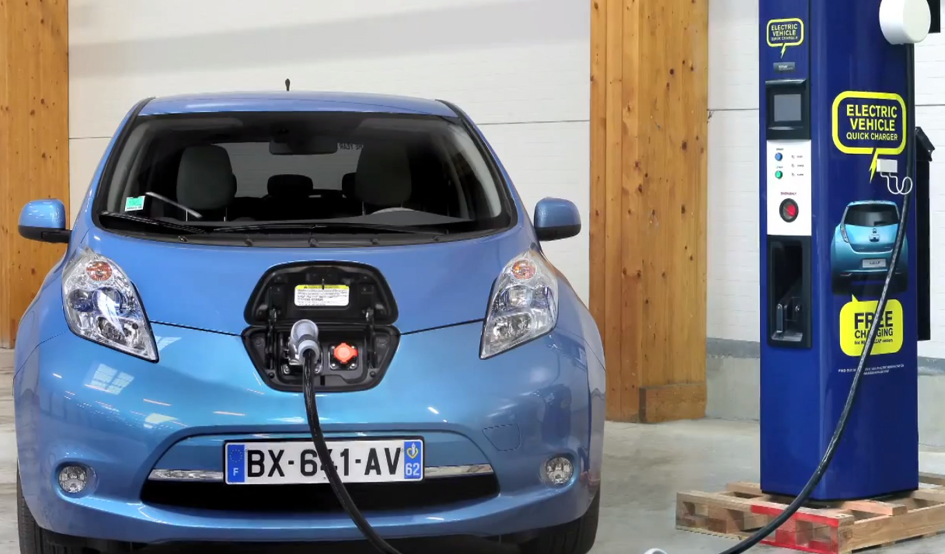 Nissan LEAF charging