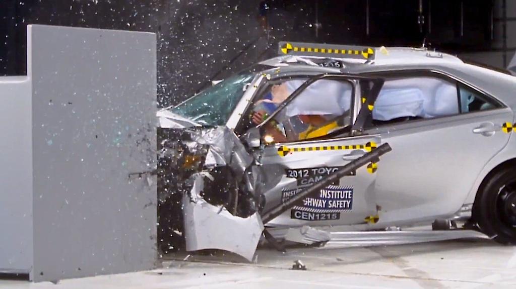 IIHS crash test