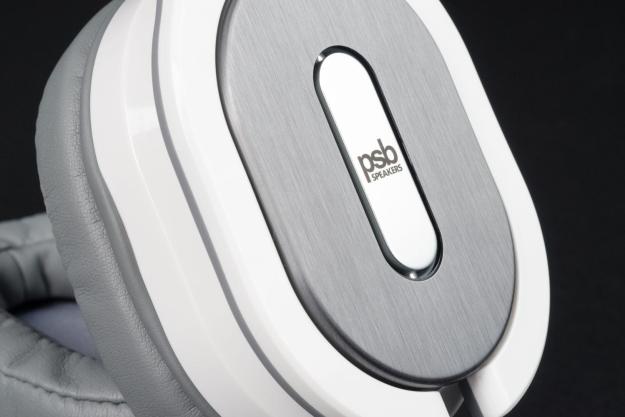 psb m4u 2 review headphone logo macro