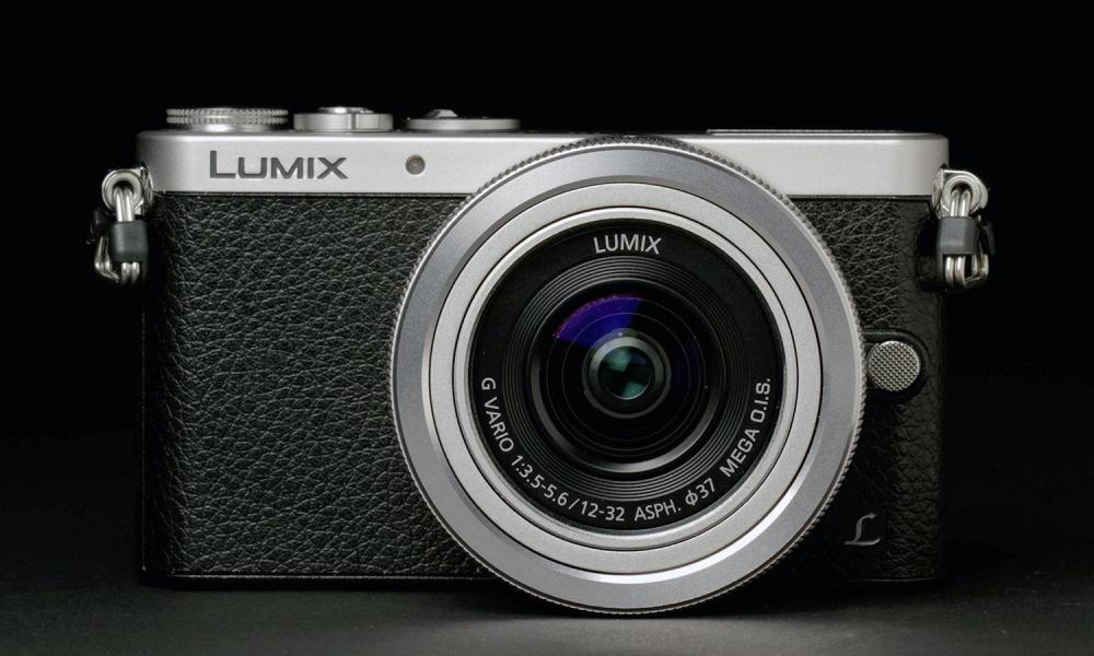 Lumix Panasonic GM front open