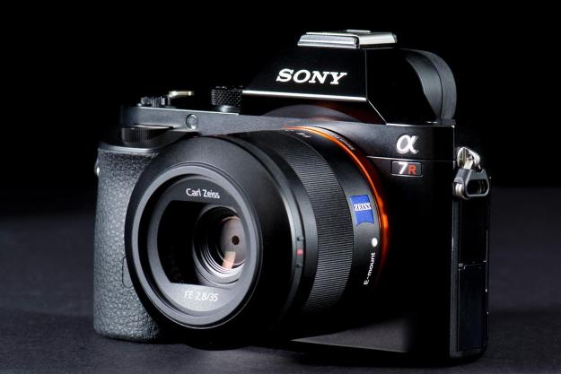 Sony Alpha 7R full