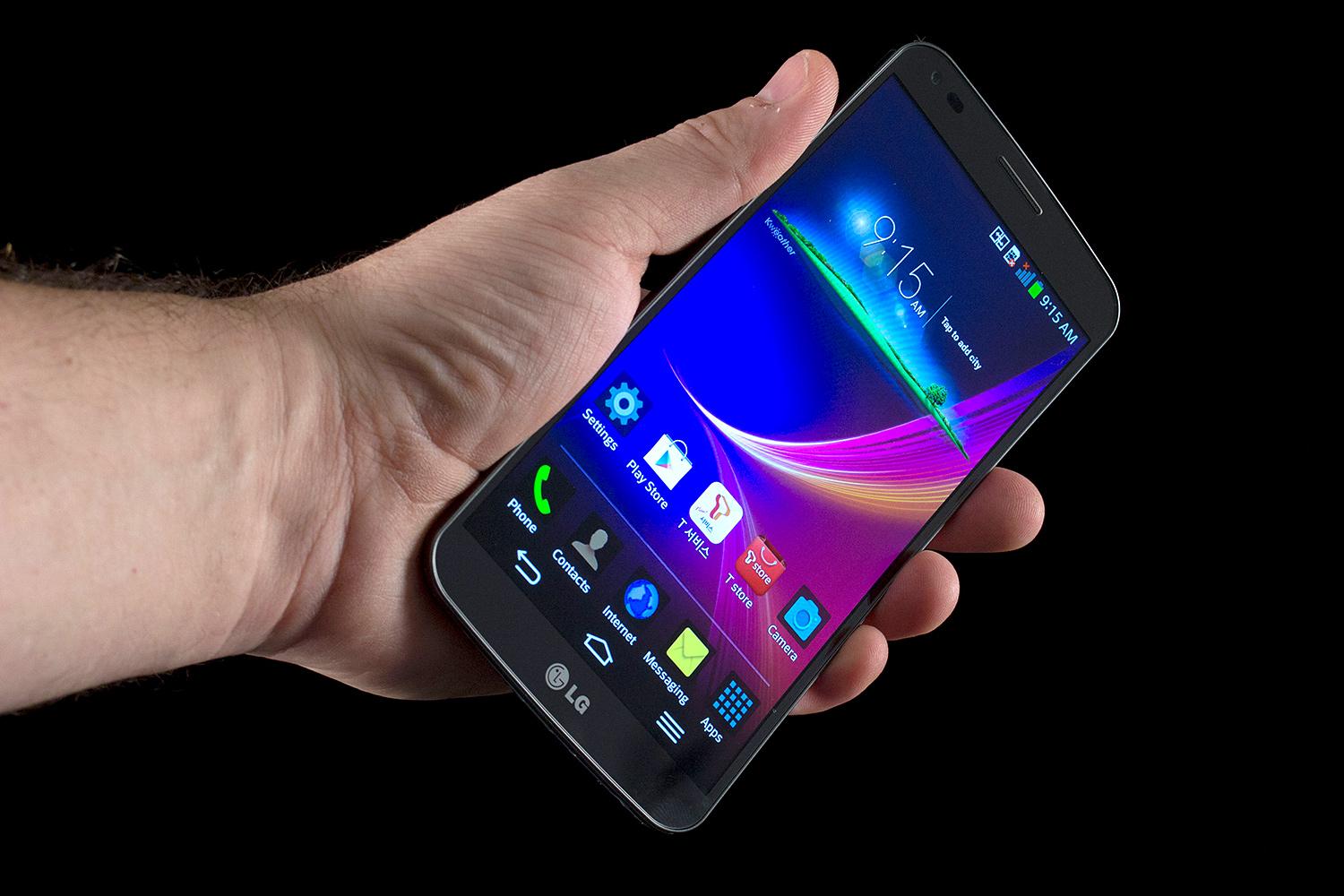 LG-G-Flex-in-hand