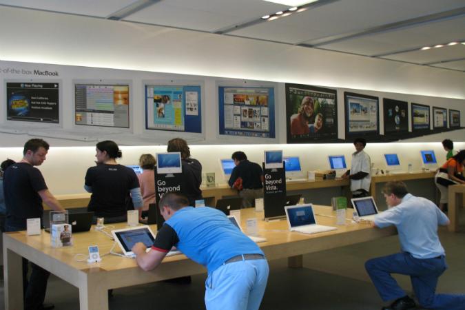 apple open new dayton ohio store 20070509