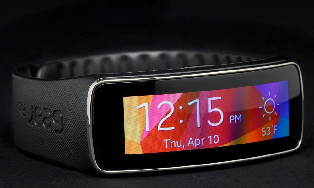 Gear Fit Watch front angle