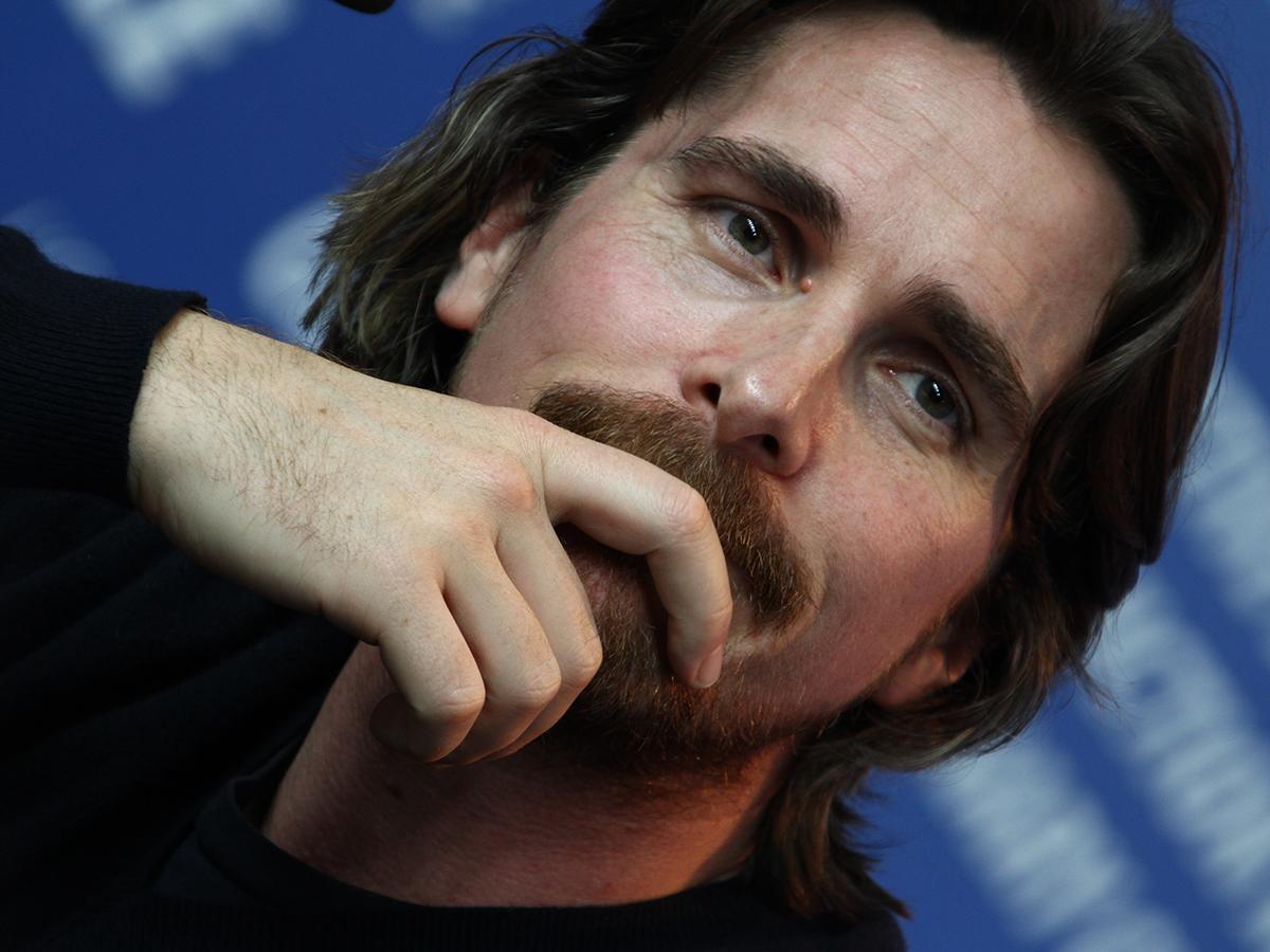 fincher wants christian bale steve jobs