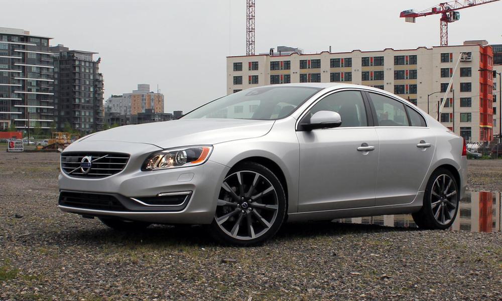 2015 Volvo S60 T6 Drive E front angle