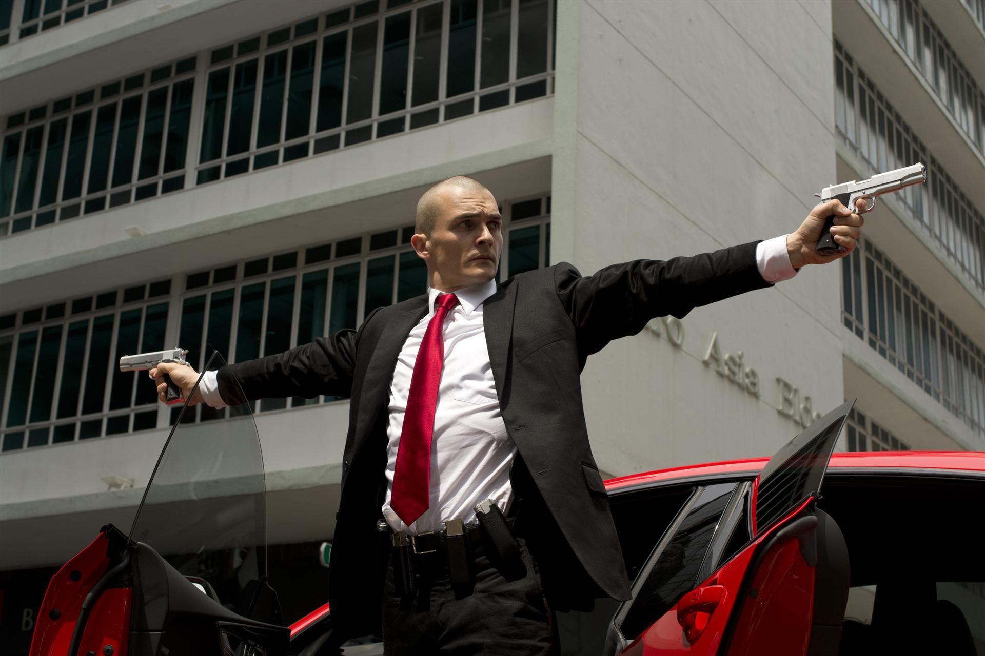 hitman agent 47 movie stills show rupert friends super assassin still 1