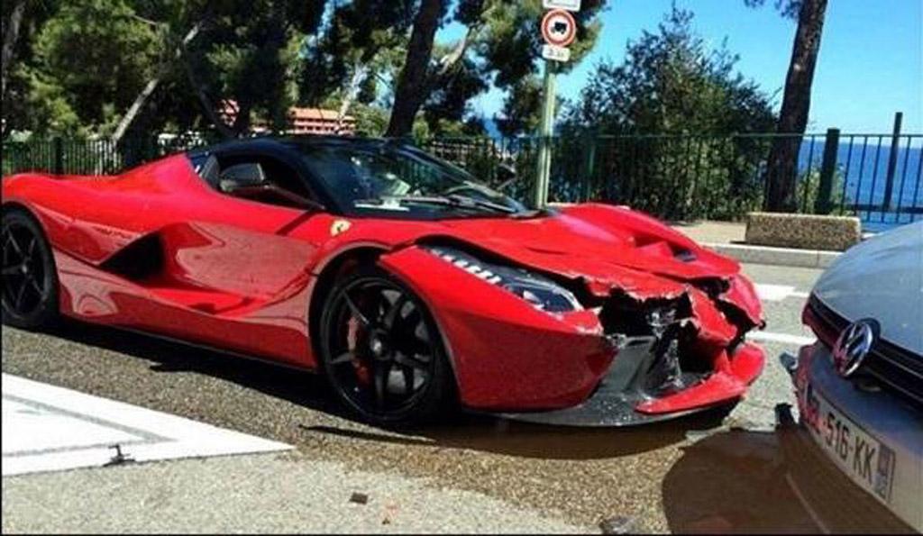 LaFerrari Crash