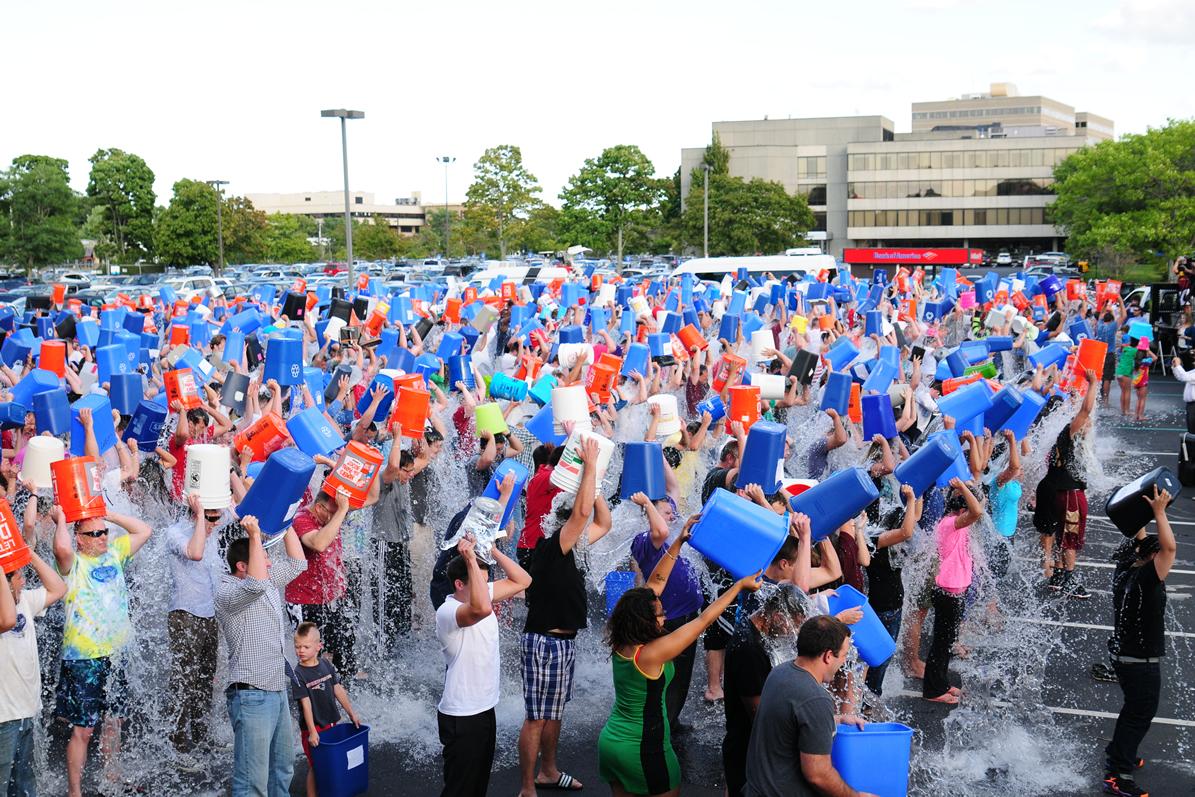 mass-ice-bucket-challenge