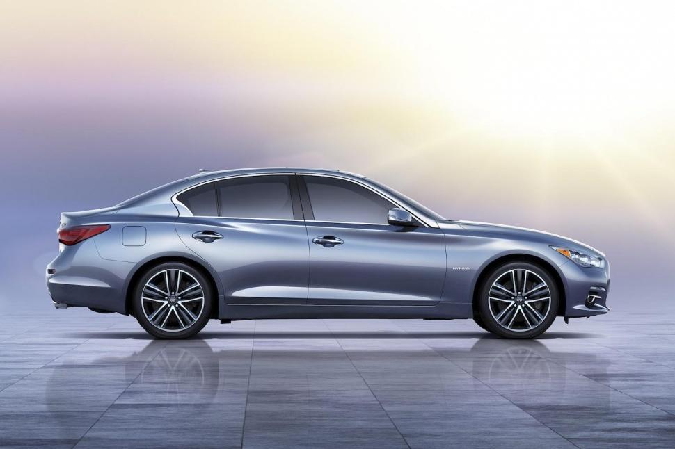 dont try home driver climbs backseat semi autonomous infiniti highway q50 exterior profile 970x646 c