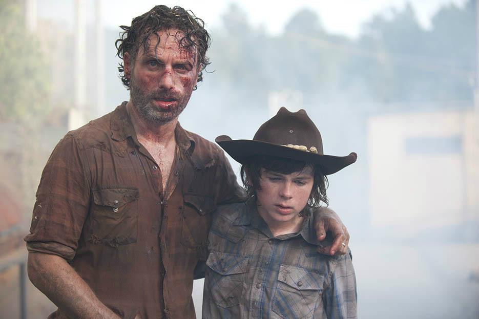 amc renews the walking dead for a sixth season 4