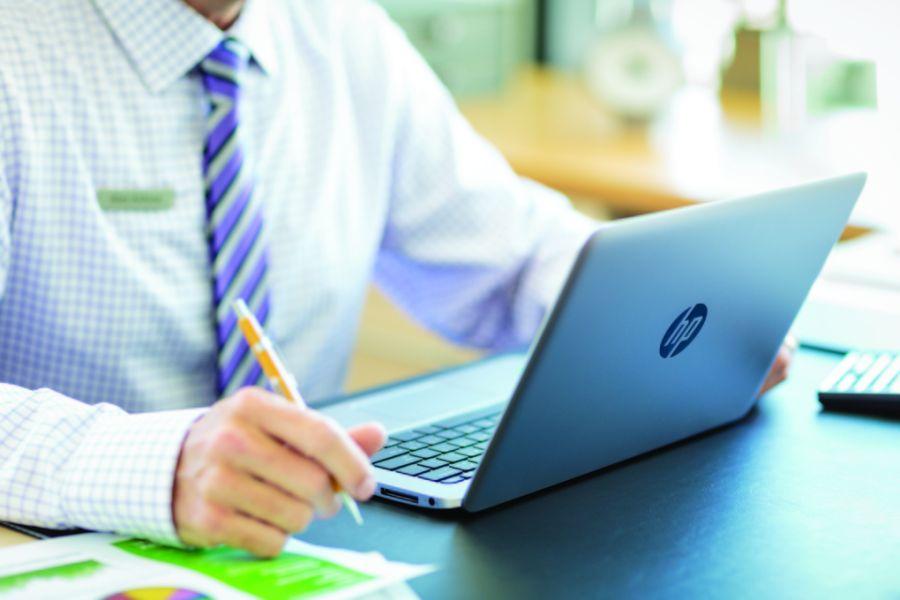 hp targets enterprise space with super light elitebook 1020