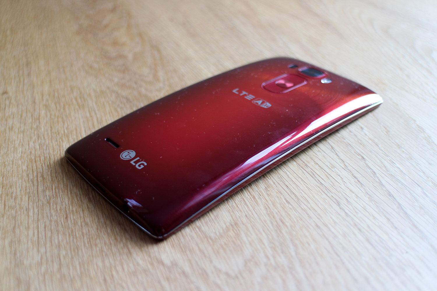 LG G Flex2 back angle 2