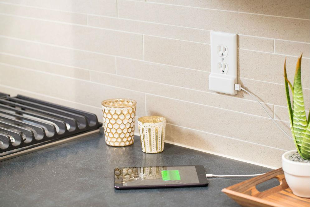 snappower outlet cover has usb charger