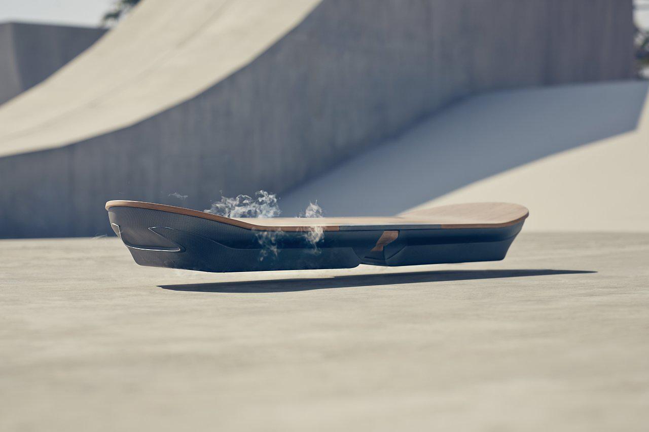 Lexus Amazing in Motion SLIDE hoeverboard