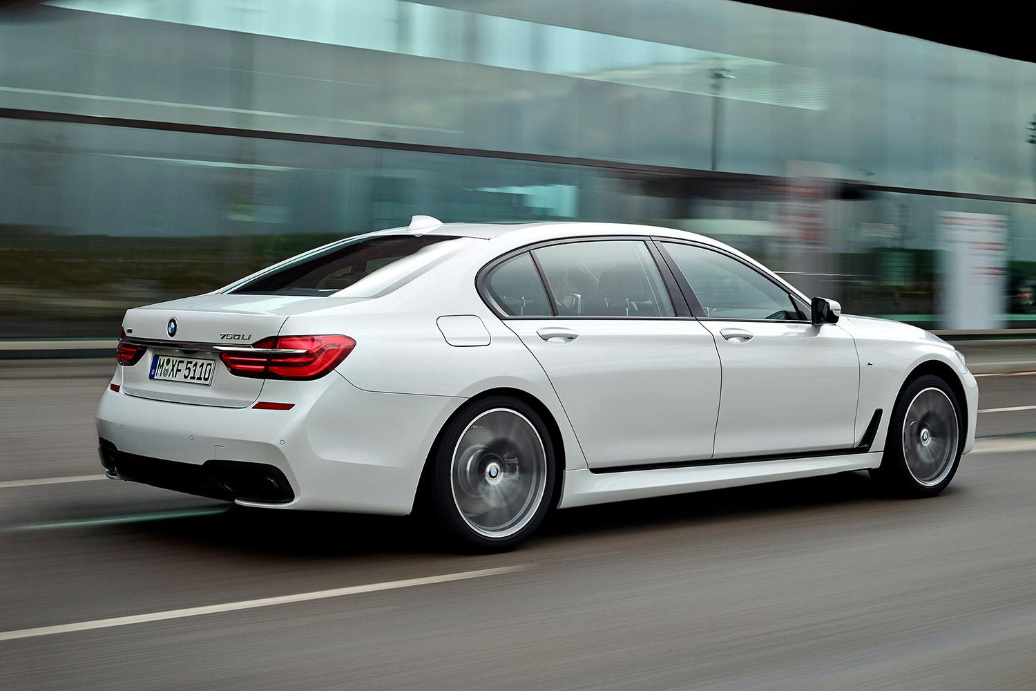 2016 bmw 7 series tech pictures specs news sky lounge panorama glass roof p90178518