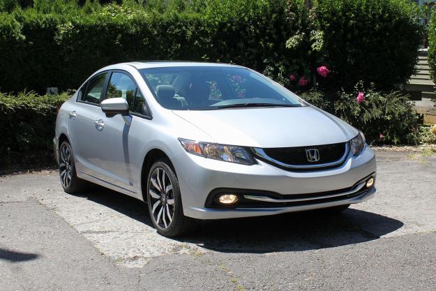 2015 Honda Civic EX front left angle