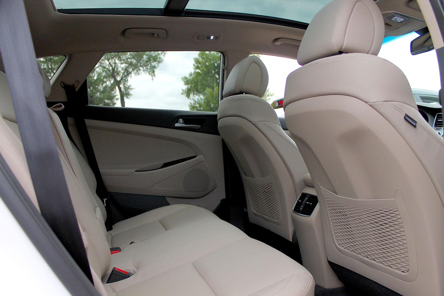 2016 Hyundai Tuscon Limited back seats 2