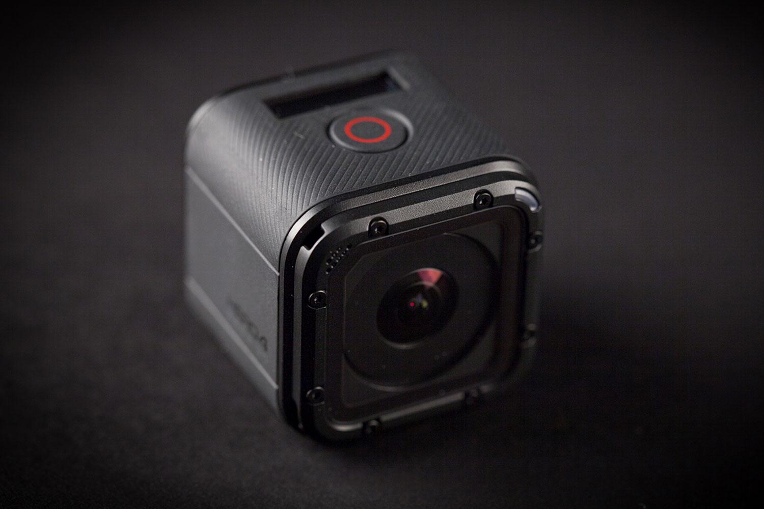 GoPro Hero 4 session hands on lens top angle