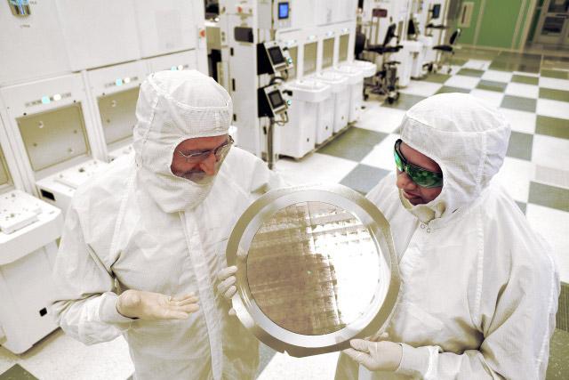 ibm produces first 7nm die ibmprocess