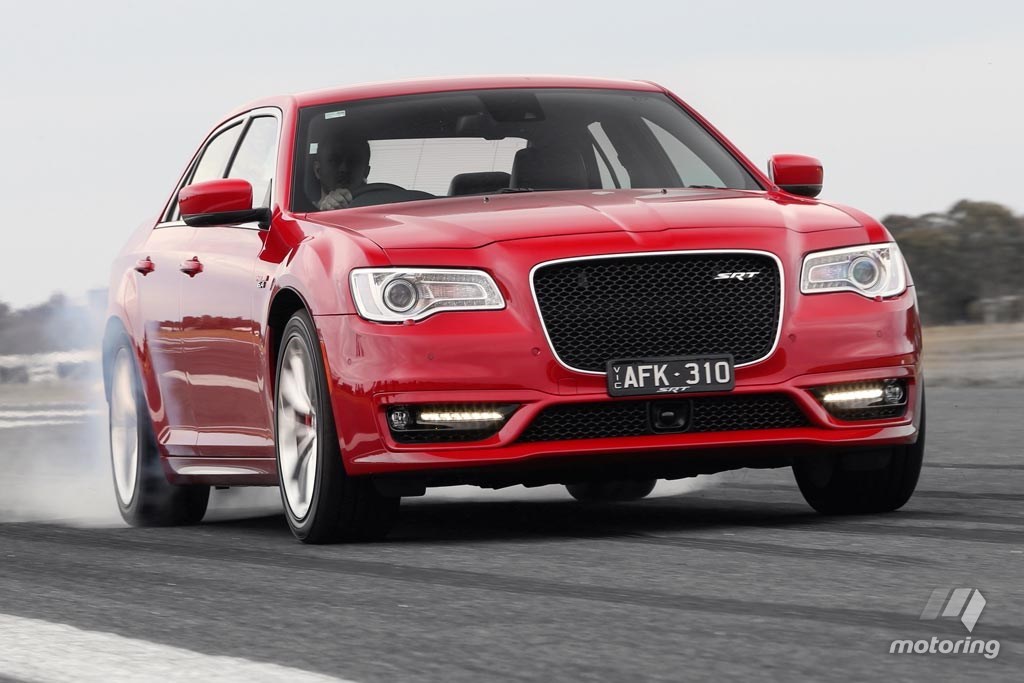 AUS-spec 2016 Chrysler 300 SRT