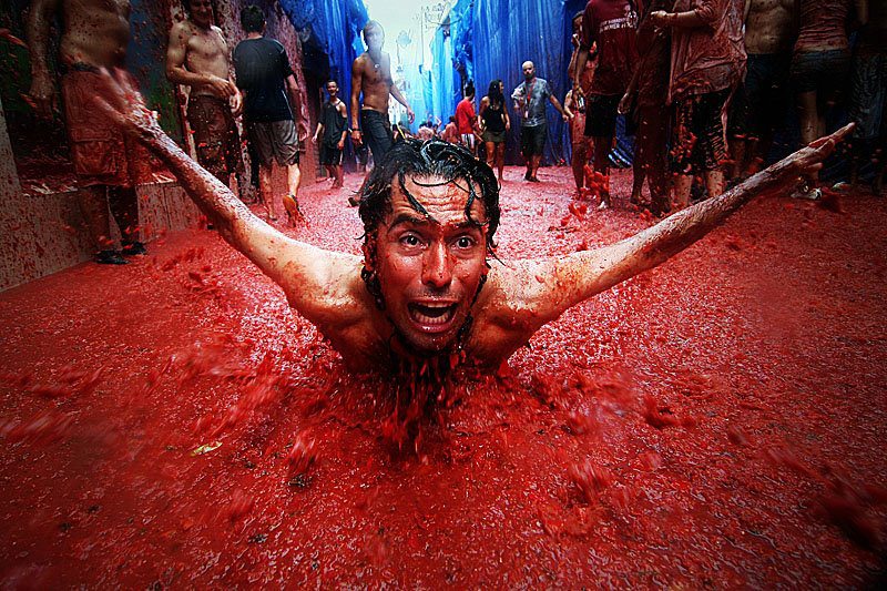 street views attempt to capture tomato throwing festival squashed by revelers