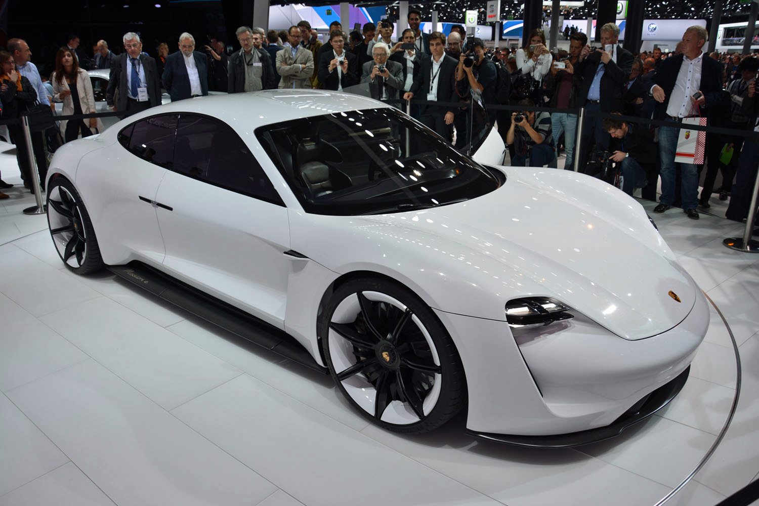 porsche mission e concept pictures specs news frankfurt 1