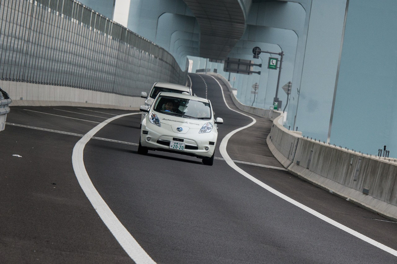 nissan-leaf-piloted-drive-1-0