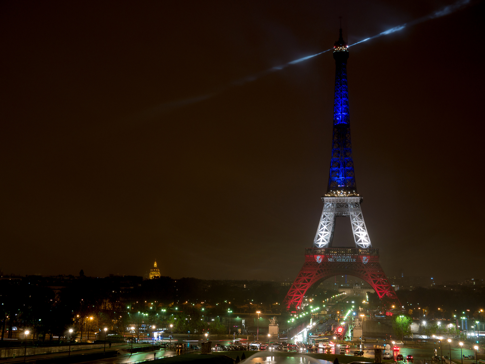 paris airbnb neighbor issues eiffel tower