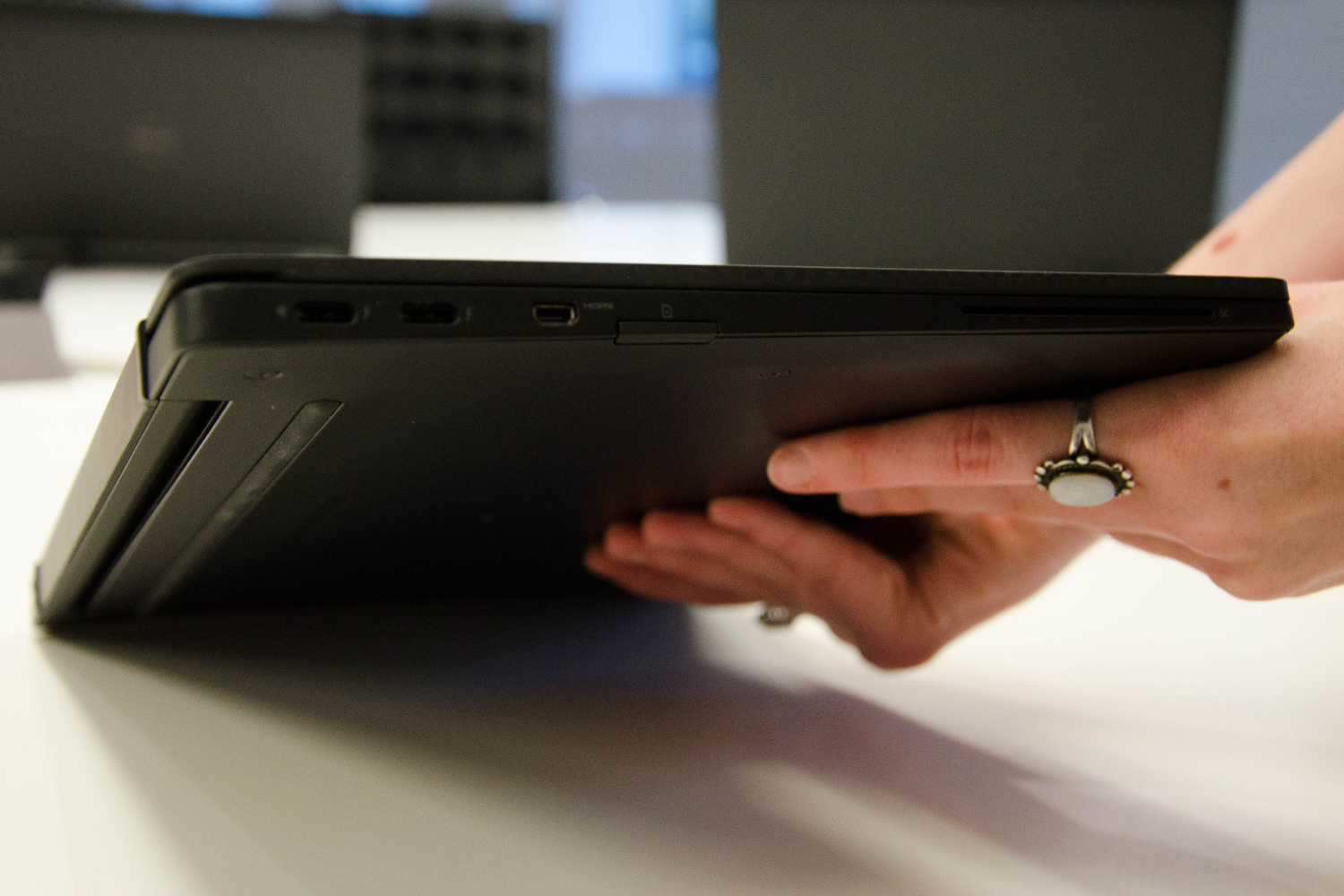 hands on dell latitude 13 7000 2