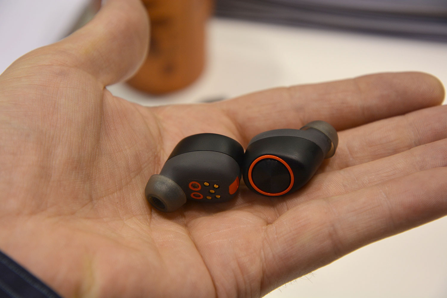 motorola verve ones totally wireless earbuds 5