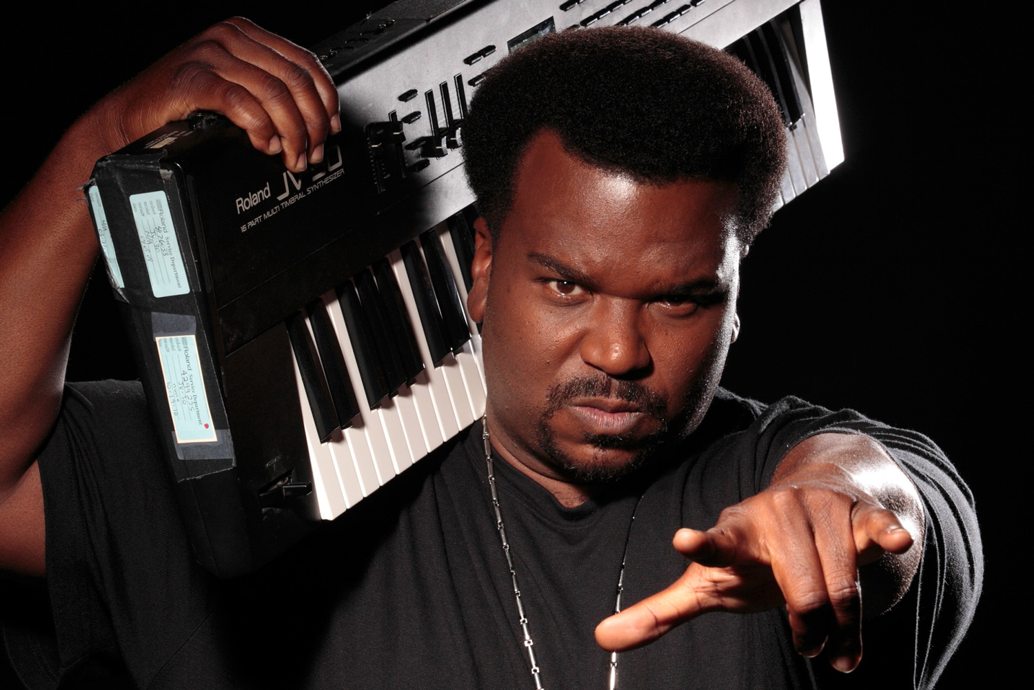 craig robinson hosts caraoke showdown spike tv karaoke television