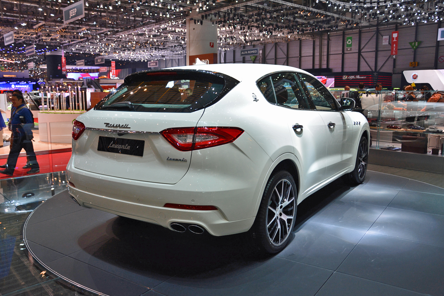 2017 maserati levante revealed official photos dt geneva 3