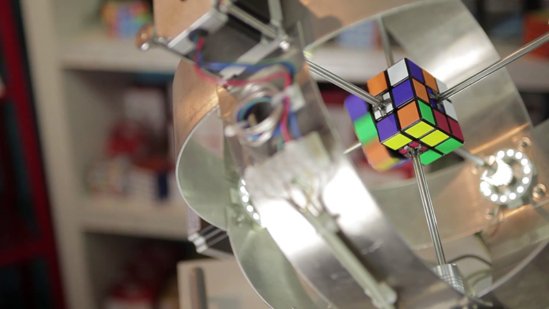 Rubik's Cube Robot