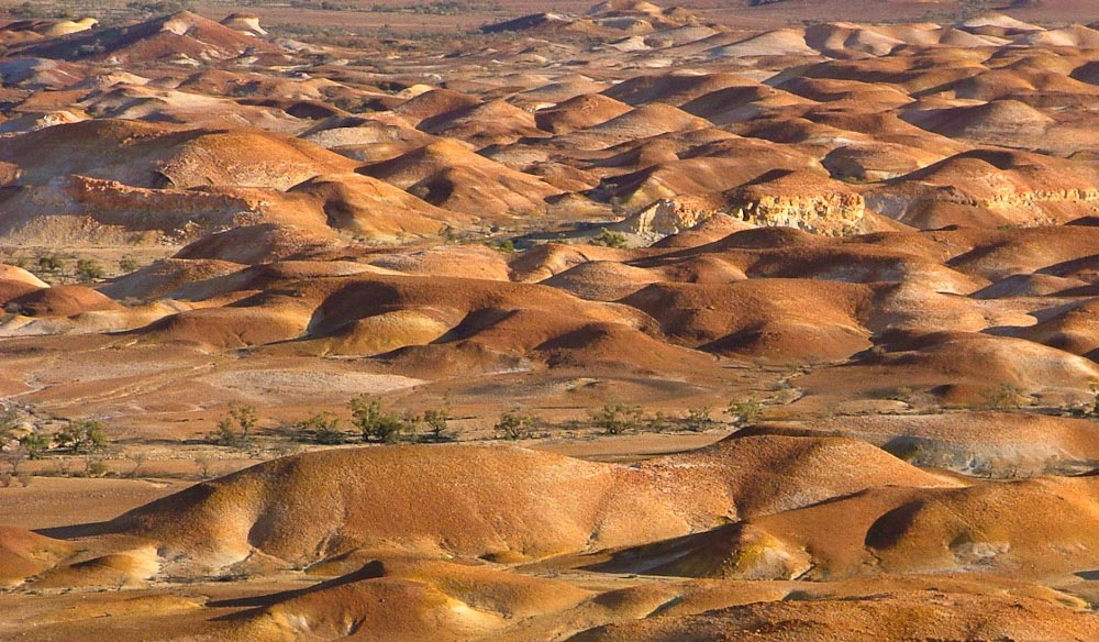 coober pedys residents live in underground dugouts anna creek painted hills 003