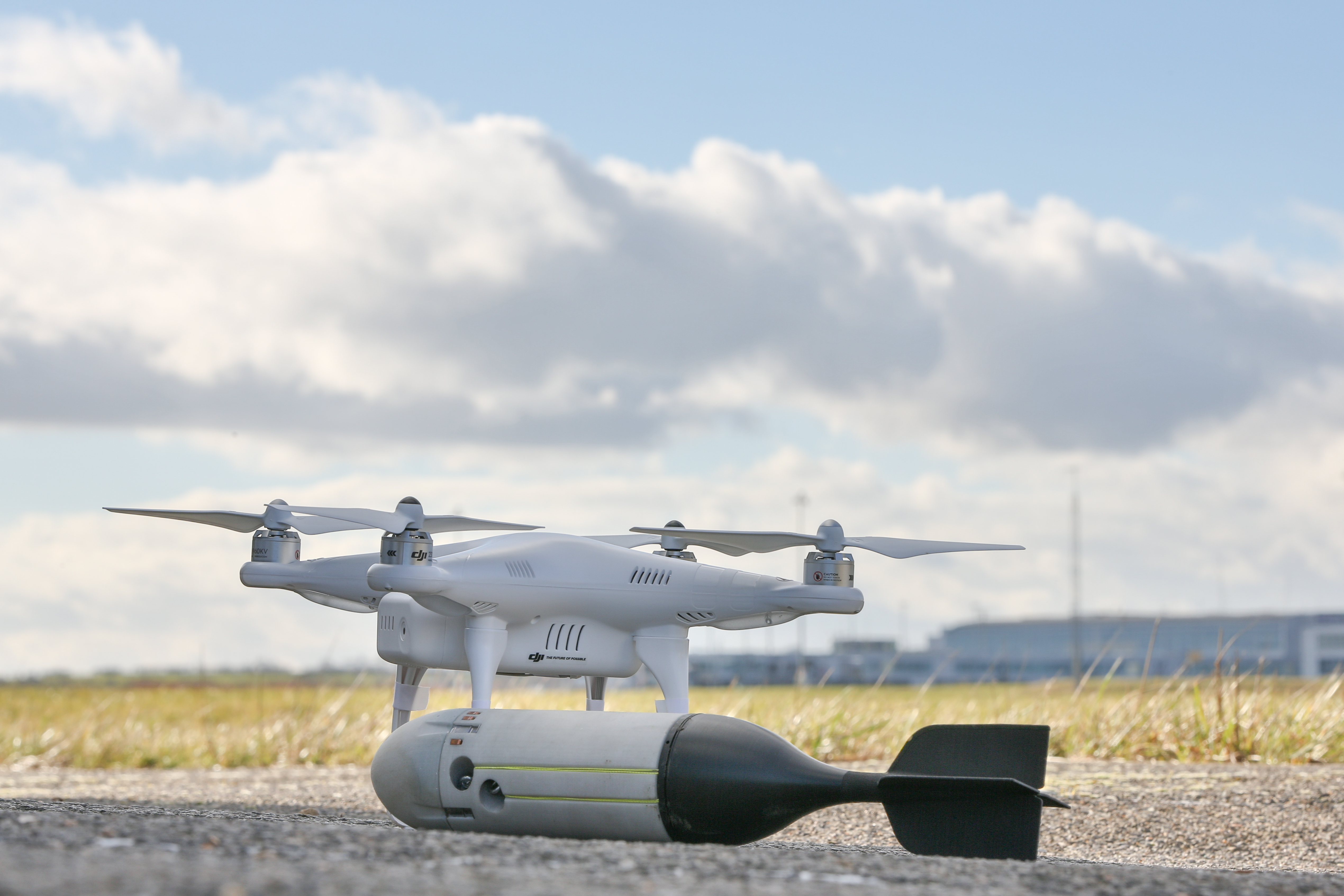 this shoulder mounted net firing bazooka can down a rogue drone at 100 meters projectile