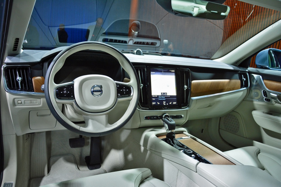 Volvo S90 interior